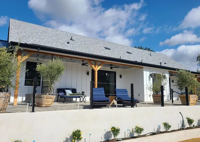 Palm Springs Guest Houses