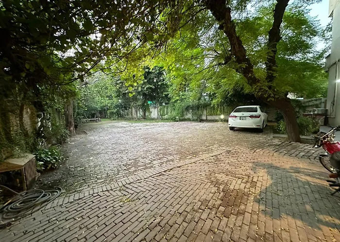 Lahore Guest Houses