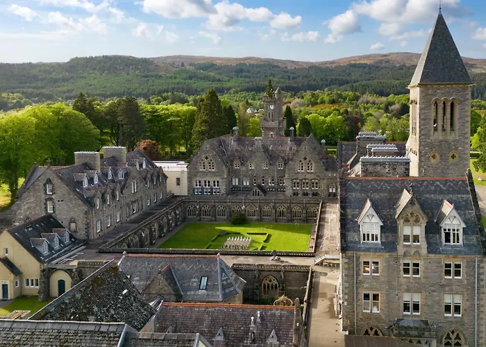 Fort Augustus Guest Houses