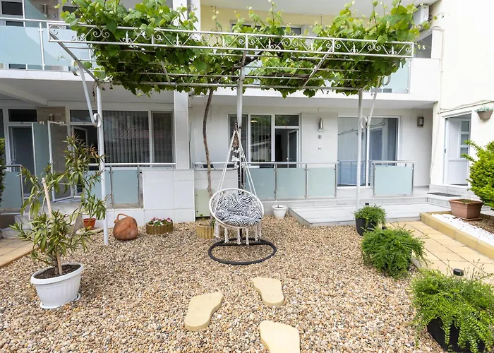 Balchik Guest Houses